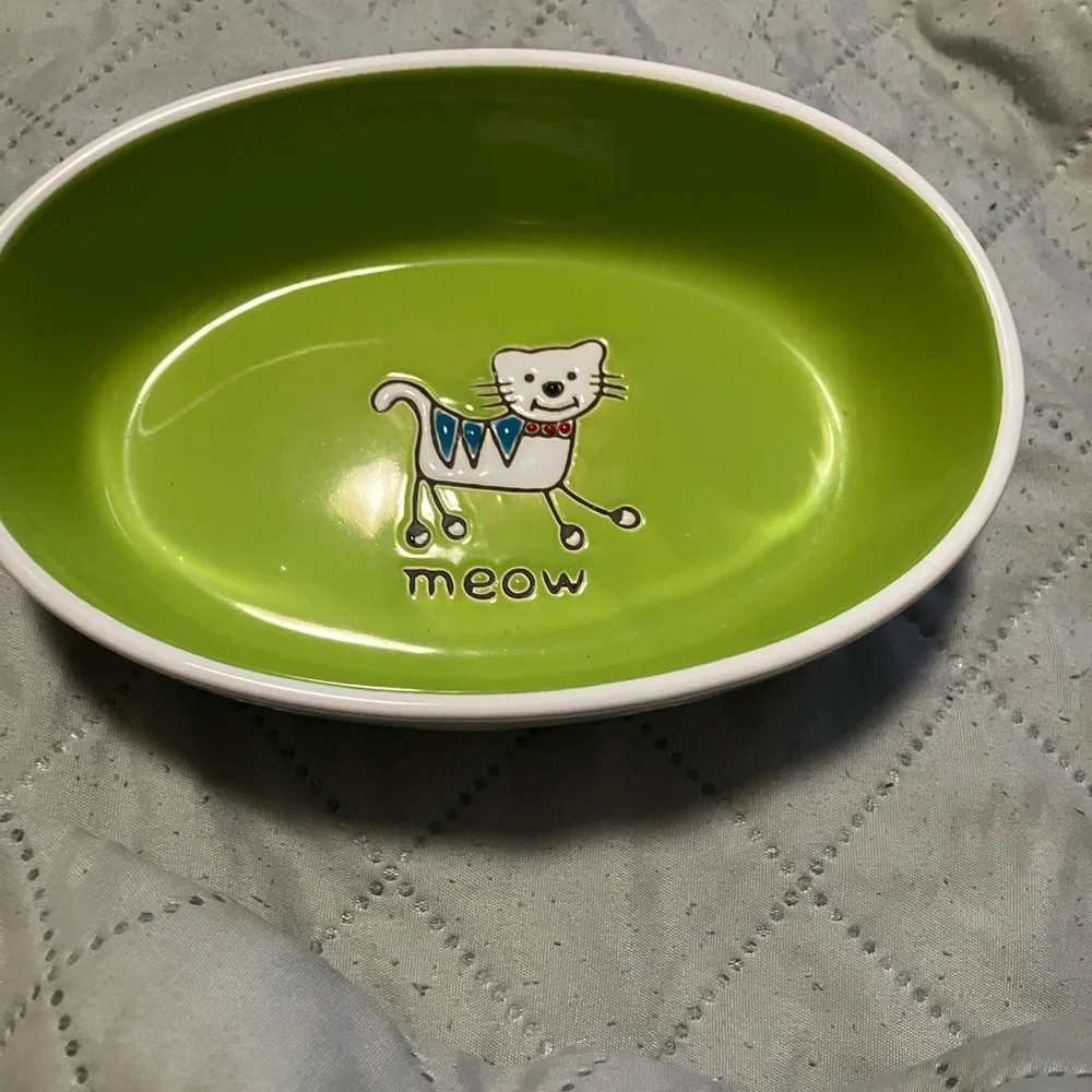 NWOT Green Petrageous Design Silly Kitty Oval Stoneware Cat Dish
